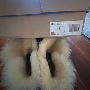 UGG Bailey Zip Mini Boots - Chestnut